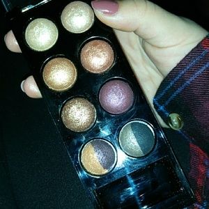 Hard candy baked eyeshadow palette Shadow Spears